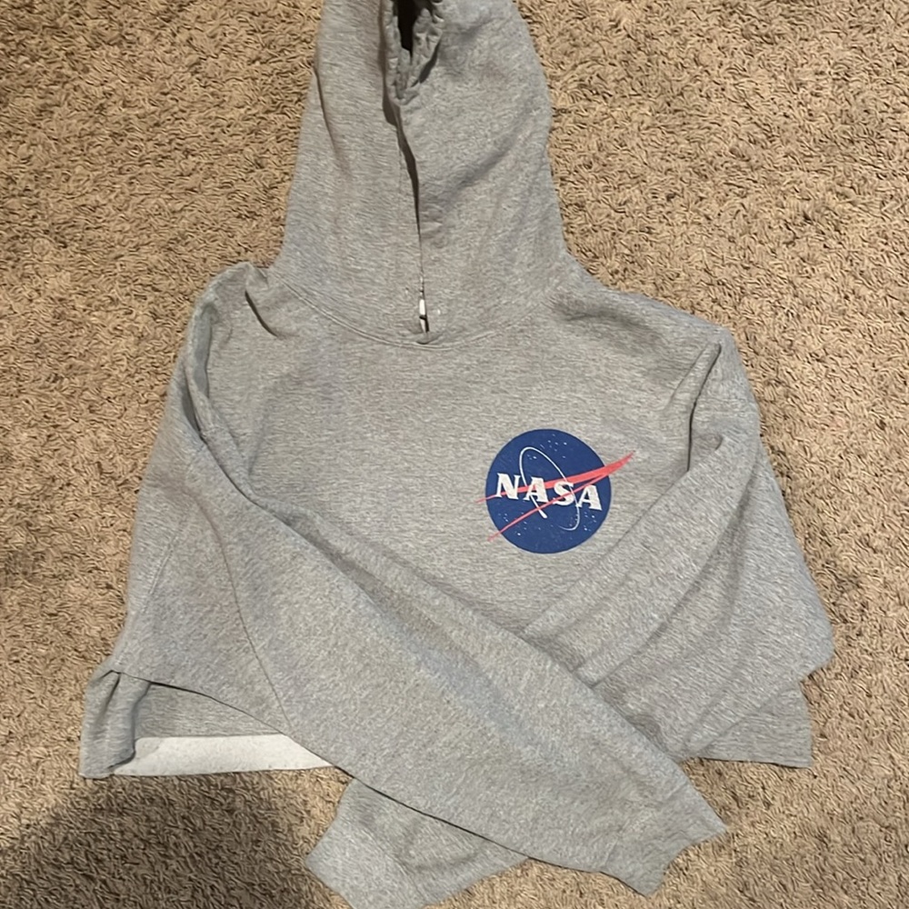 Limited edition, can’t find anything like NASA cropped hoodie
GILDAN SIZE XL